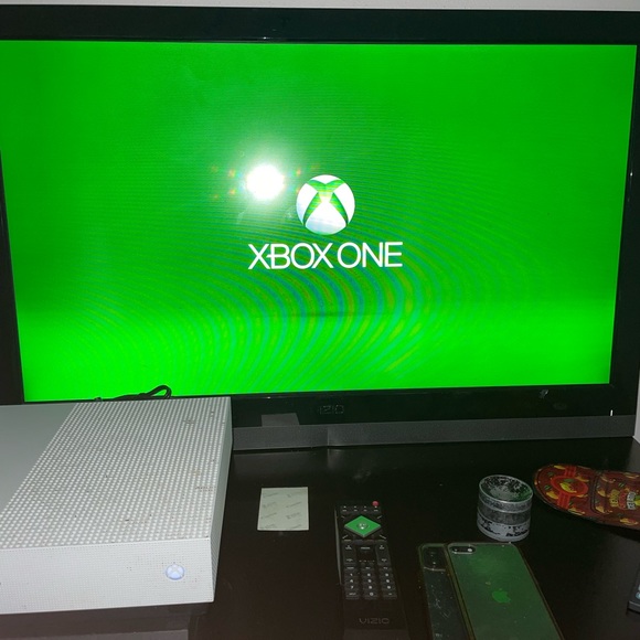 Xbox One S white with blue controller
